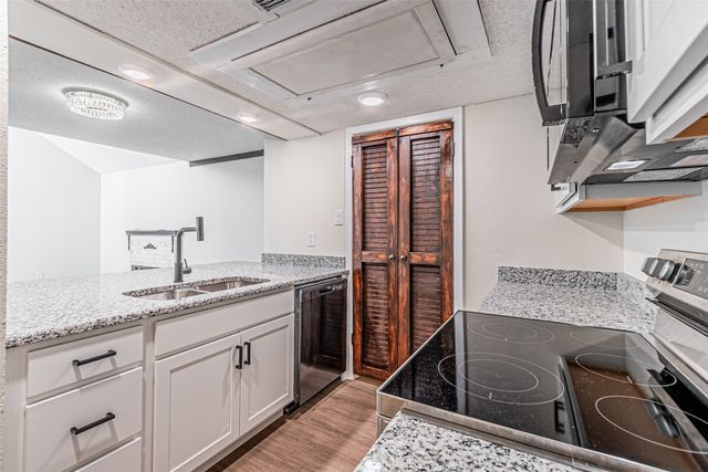 4643 Country Creek Drive 1090, Dallas, TX 75236