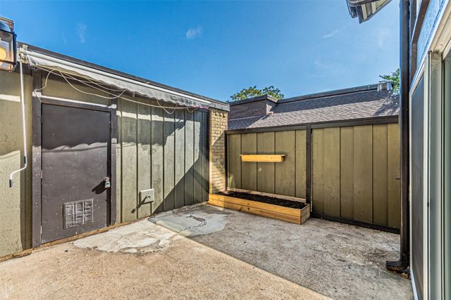 4643 Country Creek Drive 1090, Dallas, TX 75236