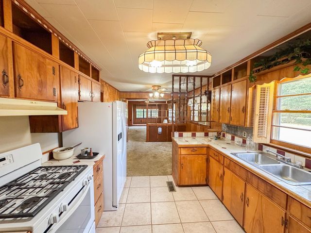 11 CR 958 RD, Tishomingo, MS 38873