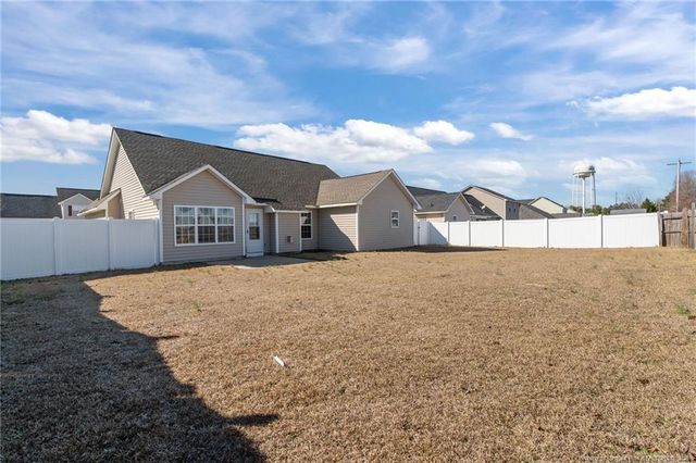 521 Fairfield Circle, Raeford, NC 28376