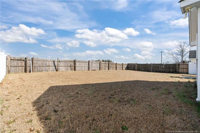 521 Fairfield Circle, Raeford, NC 28376