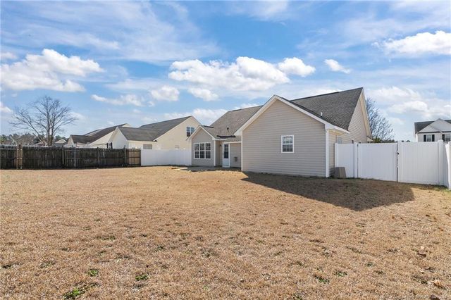 521 Fairfield Circle, Raeford, NC 28376