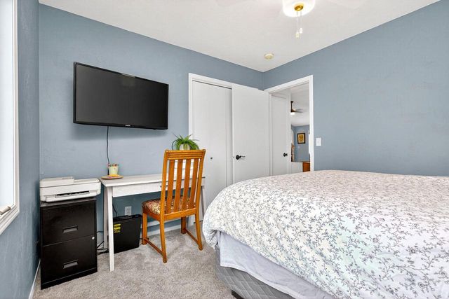 1564 HILLSDALE COURT, Neenah, WI 54956