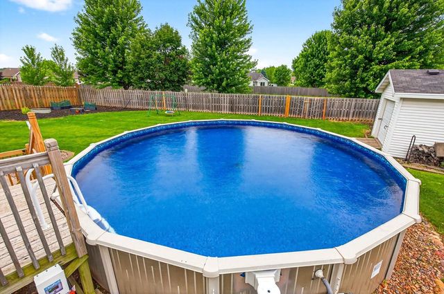 1564 HILLSDALE COURT, Neenah, WI 54956