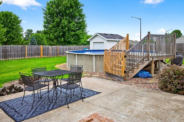 1564 HILLSDALE COURT, Neenah, WI 54956