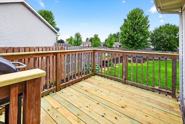 1564 HILLSDALE COURT, Neenah, WI 54956