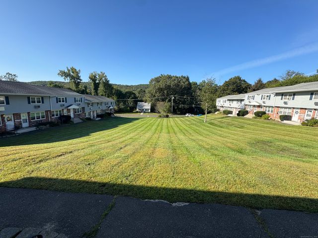 617 Millville Avenue APT 8-3, Naugatuck, CT 06770