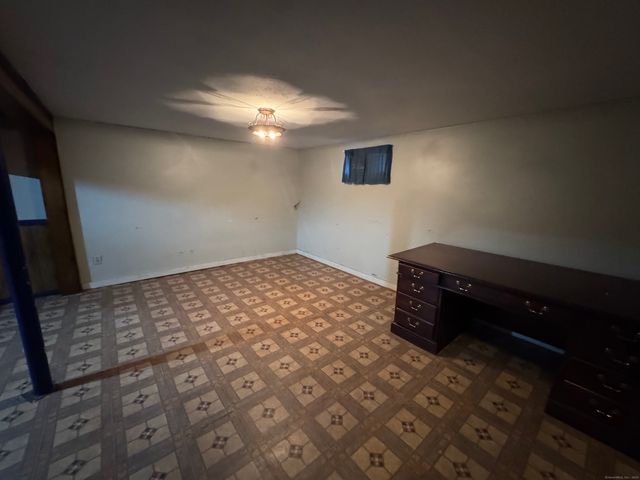 617 Millville Avenue APT 8-3, Naugatuck, CT 06770
