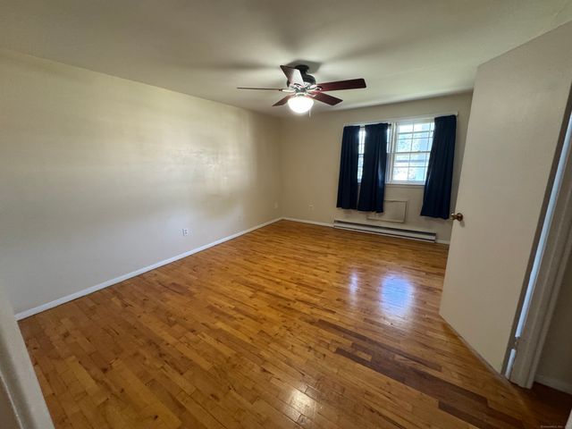 617 Millville Avenue APT 8-3, Naugatuck, CT 06770