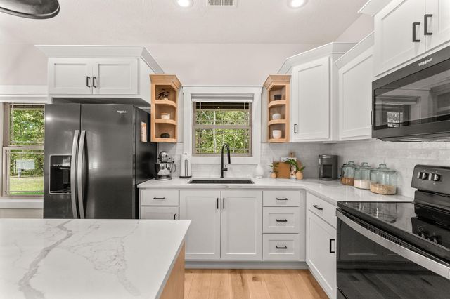 5679 State Highway Bb, Seymour, MO 65746