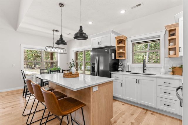 5679 State Highway Bb, Seymour, MO 65746