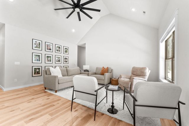 5679 State Highway Bb, Seymour, MO 65746