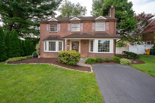 11 CURTIS RD, Springfield, PA 19064