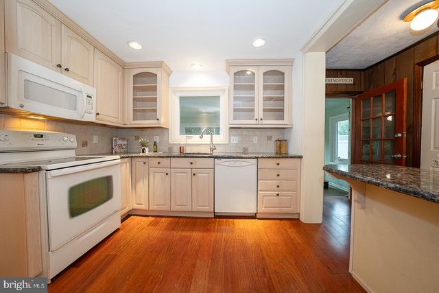 11 CURTIS RD, Springfield, PA 19064