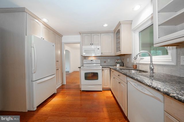 11 CURTIS RD, Springfield, PA 19064