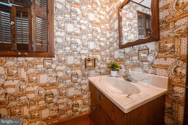 11 CURTIS RD, Springfield, PA 19064