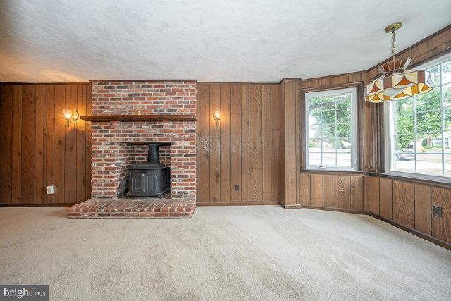 11 CURTIS RD, Springfield, PA 19064
