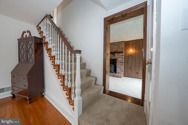 11 CURTIS RD, Springfield, PA 19064