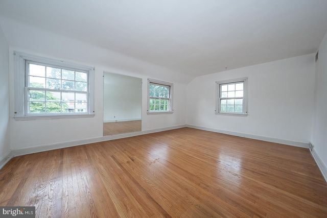 11 CURTIS RD, Springfield, PA 19064