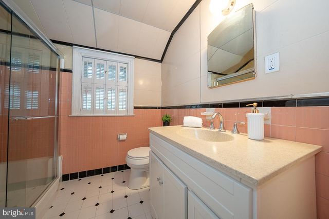 11 CURTIS RD, Springfield, PA 19064