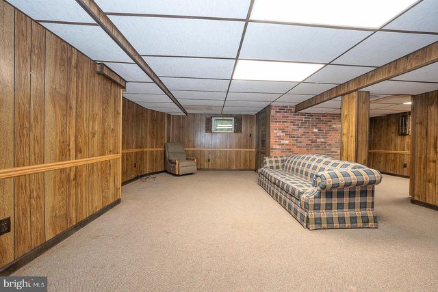 11 CURTIS RD, Springfield, PA 19064