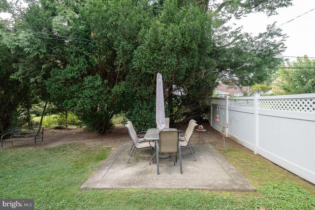 11 CURTIS RD, Springfield, PA 19064