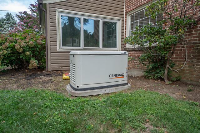 11 CURTIS RD, Springfield, PA 19064