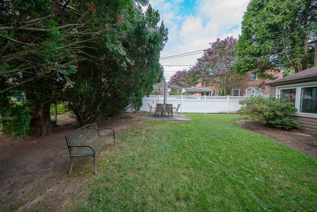 11 CURTIS RD, Springfield, PA 19064