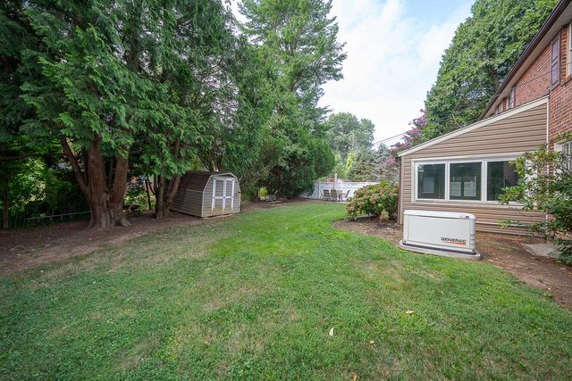 11 CURTIS RD, Springfield, PA 19064