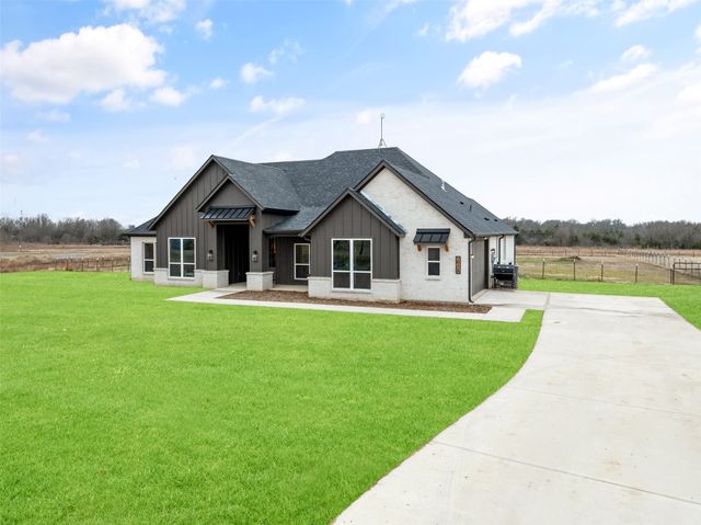 2928 County Road 1110, Celeste, TX 75423