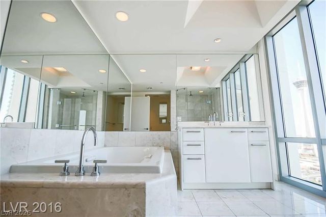 222 Karen Avenue 2601, Las Vegas, NV 89109