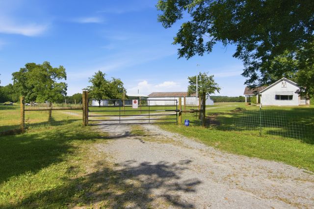 148 Wade Jennings Rd, Shelbyville, TN 37160