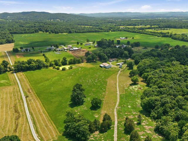 148 Wade Jennings Rd, Shelbyville, TN 37160