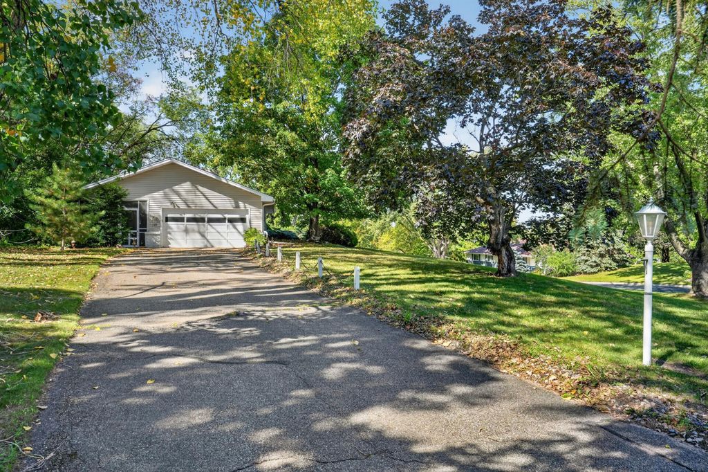 405 Unique Drive, Burnsville, MN 55337 — photo 3
