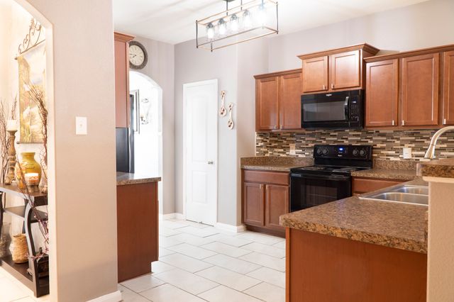 1204 Bluff View Drive, Hutchins, TX 75141