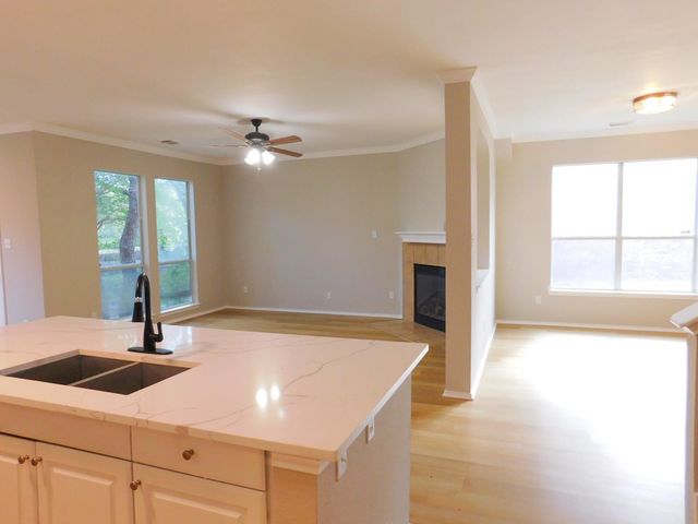 1411 Encino DR, Leander, TX 78641