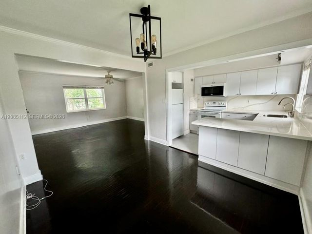 7740 SW 54th Ct 49A, Miami, FL 33143