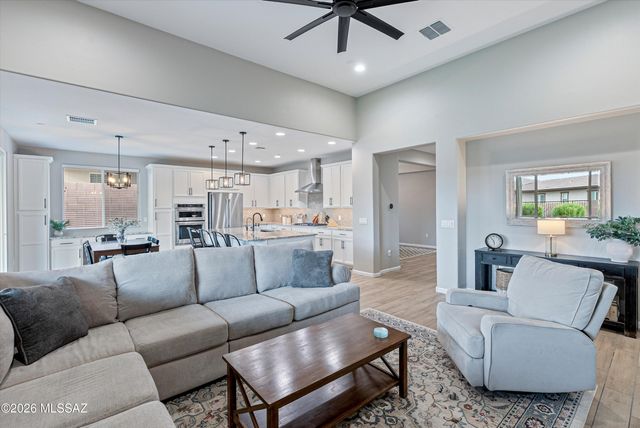 7672 W Sage Path, Marana, AZ 85658