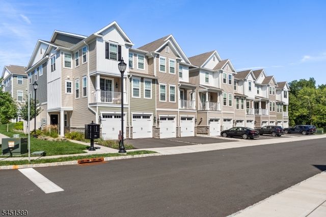104 Iris Ct, Warren Twp., NJ 07059