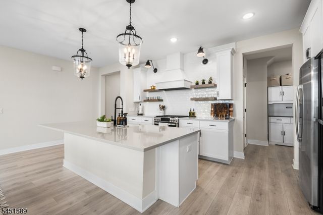 104 Iris Ct, Warren Twp., NJ 07059
