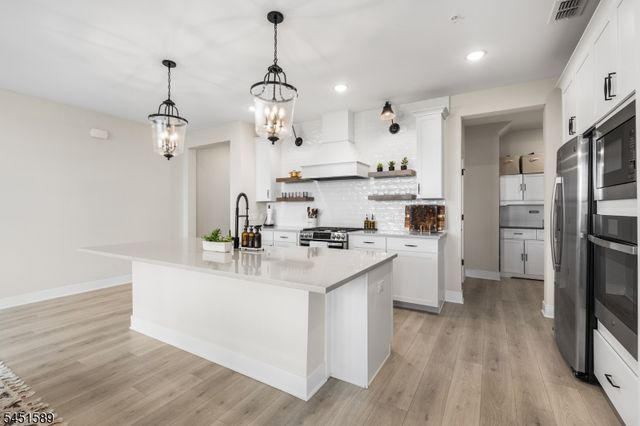 104 Iris Ct, Warren Twp., NJ 07059