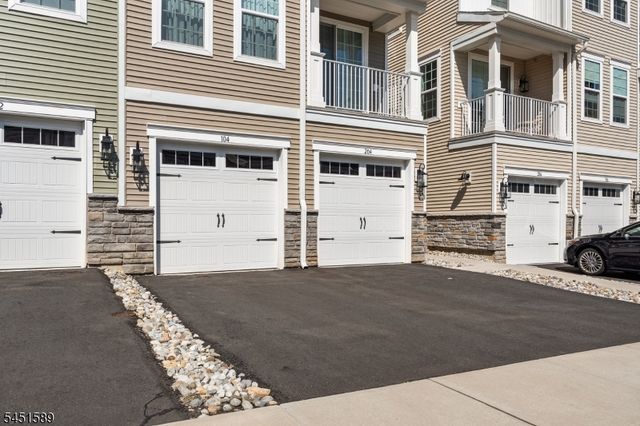 104 Iris Ct, Warren Twp., NJ 07059