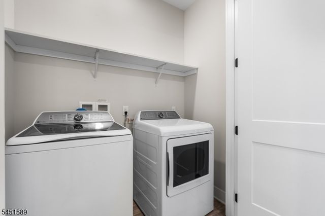 104 Iris Ct, Warren Twp., NJ 07059