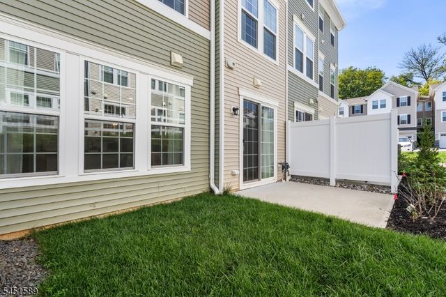 104 Iris Ct, Warren Twp., NJ 07059