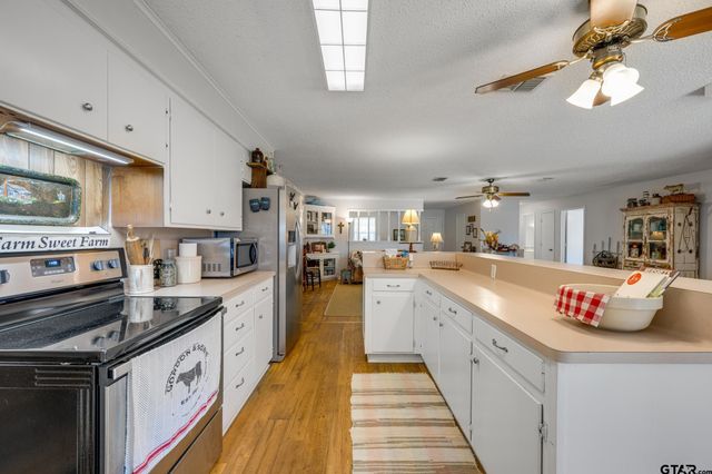5730 E FM 323, Palestine, TX 75801