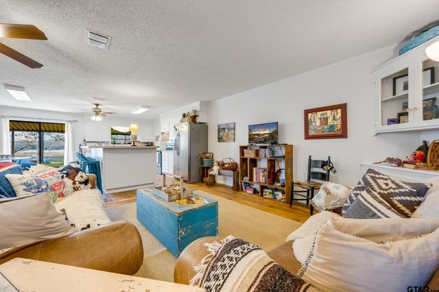 5730 E FM 323, Palestine, TX 75801