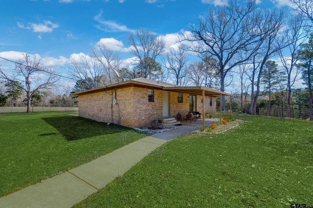5730 E FM 323, Palestine, TX 75801