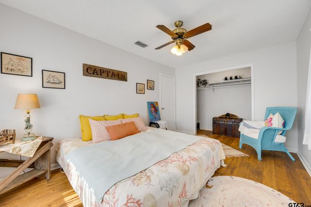 5730 E FM 323, Palestine, TX 75801