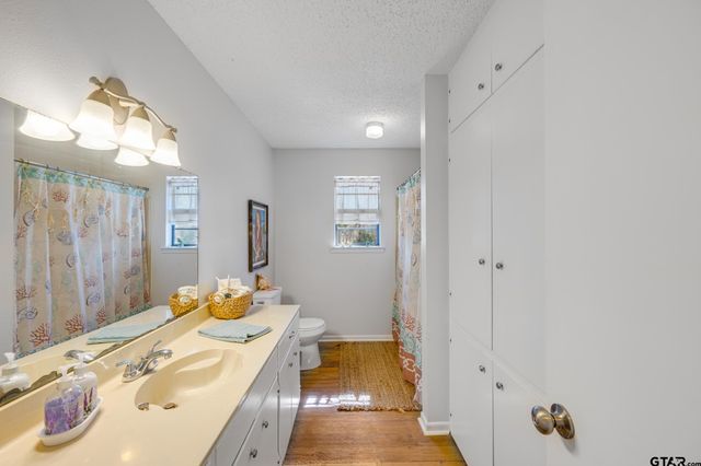 5730 E FM 323, Palestine, TX 75801