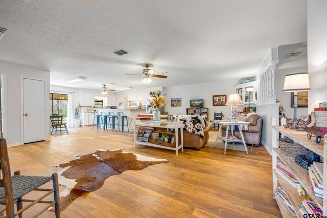 5730 E FM 323, Palestine, TX 75801